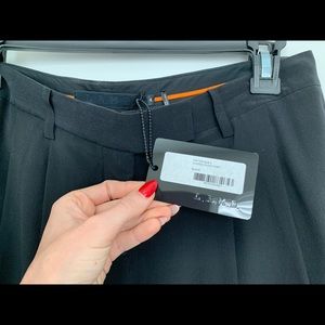 L.A.M.B Classic Pleat dress pant, Size 4